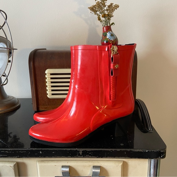 Kate Spade Rain Boots - Picture 3 of 7